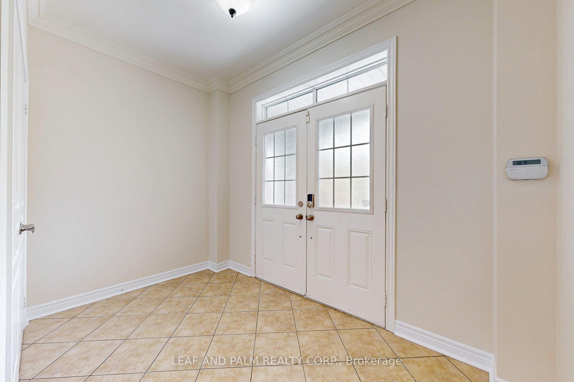 Photo 4 of 150 Peak Point Boulevard, Vaughan, Rural Vaughan — HOMEH