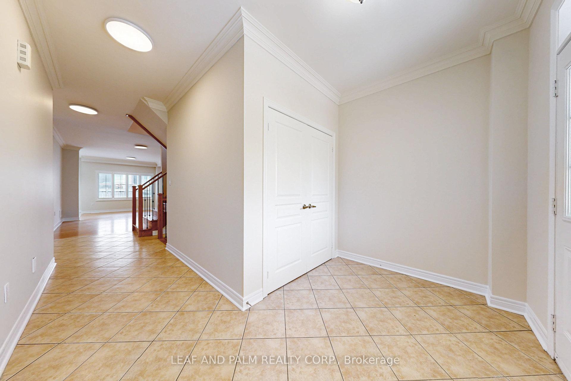 Photo 5 of 150 Peak Point Boulevard, Vaughan, Rural Vaughan — HOMEH