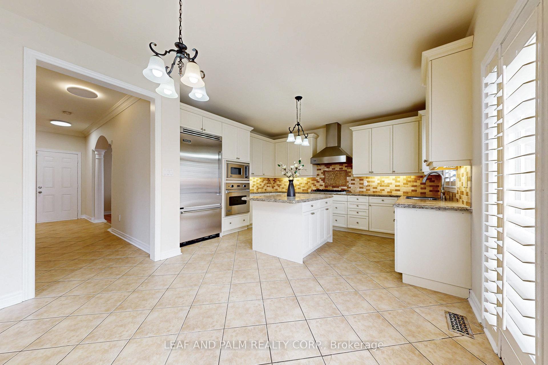 Photo 12 of 150 Peak Point Boulevard, Vaughan, Rural Vaughan — HOMEH
