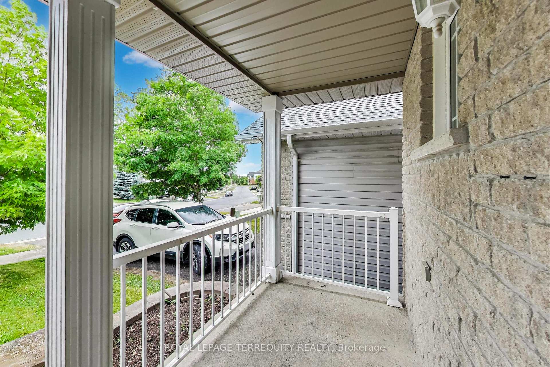Photo 4 of 545 Clancy Crescent, Peterborough, Otonabee Ward 1 — HOMEH