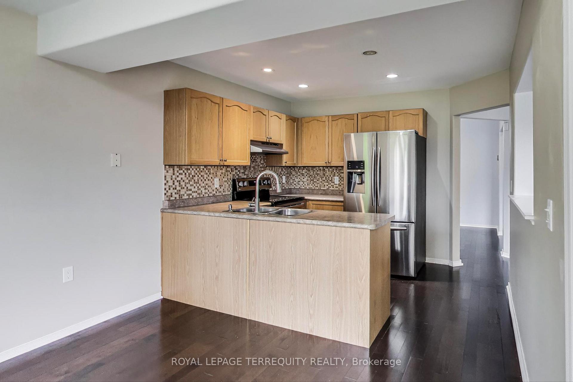 Photo 10 of 545 Clancy Crescent, Peterborough, Otonabee Ward 1 — HOMEH