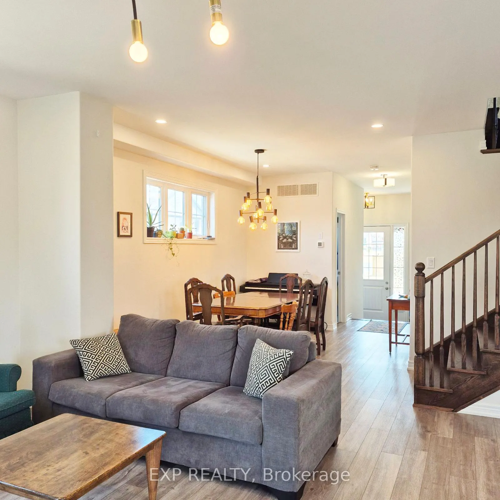 Photo 6 of 1056 Rippingale Trail, Peterborough, Northcrest Ward 5 — HOMEH