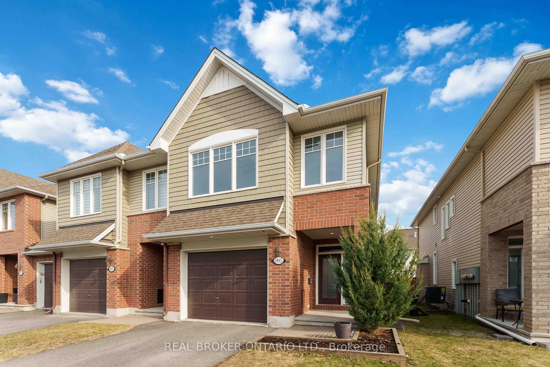 Photo 2 of 985 Bunchberry Way S, Ottawa, Blossom Park/Kemp Park/Findlay Creek — HOMEH