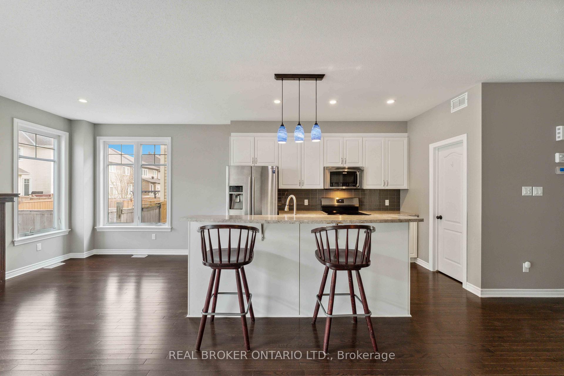 Photo 4 of 985 Bunchberry Way S, Ottawa, Blossom Park/Kemp Park/Findlay Creek — HOMEH