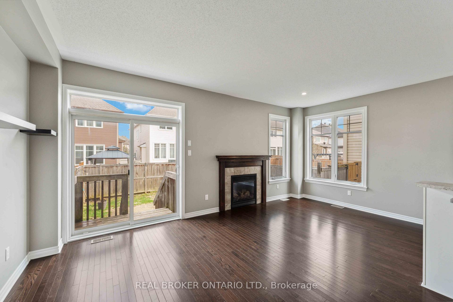 Photo 6 of 985 Bunchberry Way S, Ottawa, Blossom Park/Kemp Park/Findlay Creek — HOMEH