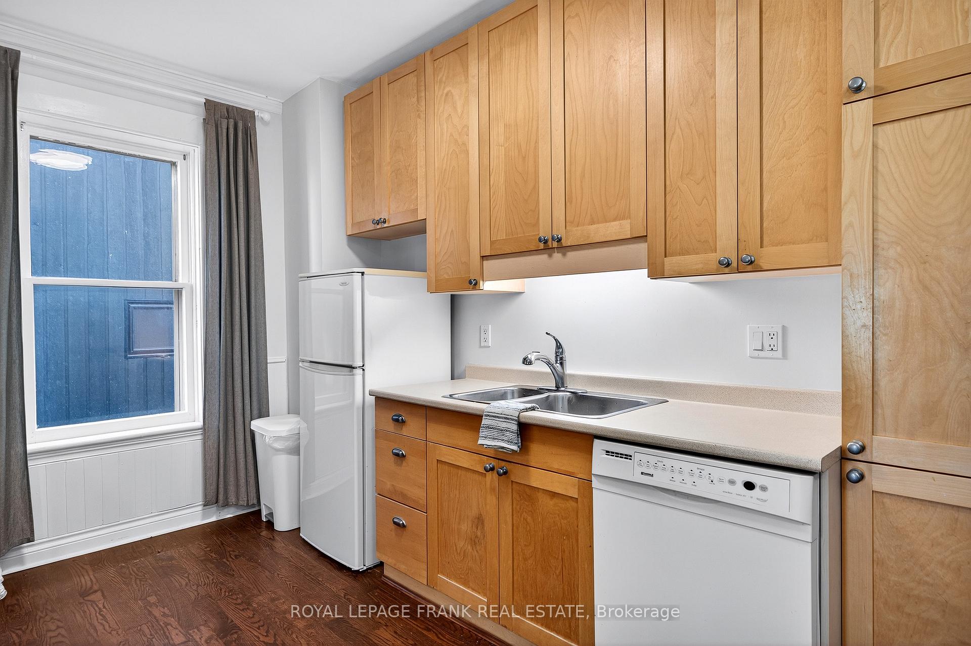 Photo 14 of 1217 Grandview Avenue, Peterborough, Otonabee Ward 1 — HOMEH