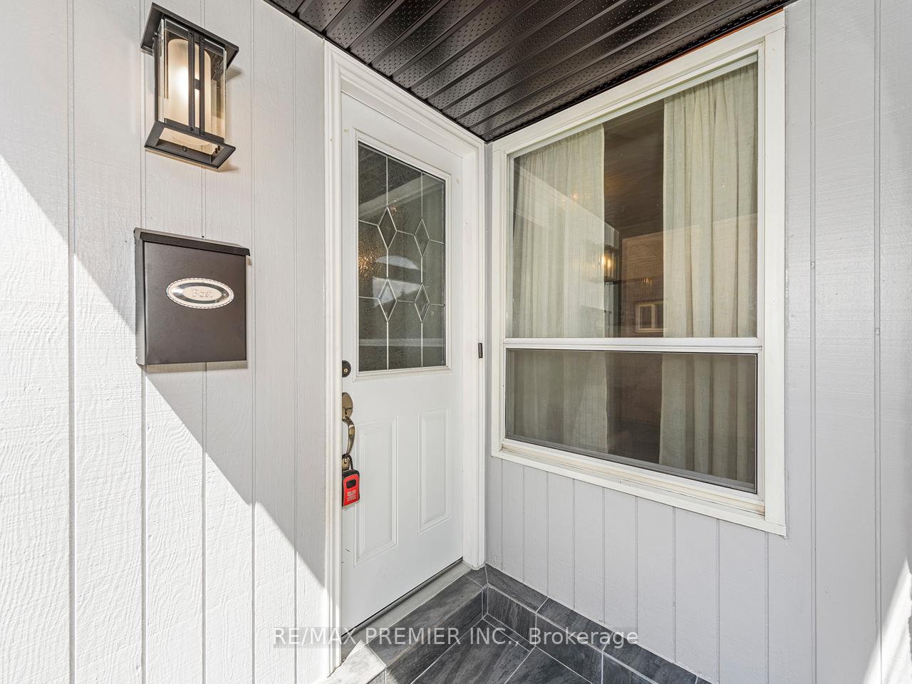Photo 6 of 84 Hord Crescent, Vaughan, Lakeview Estates — HOMEH