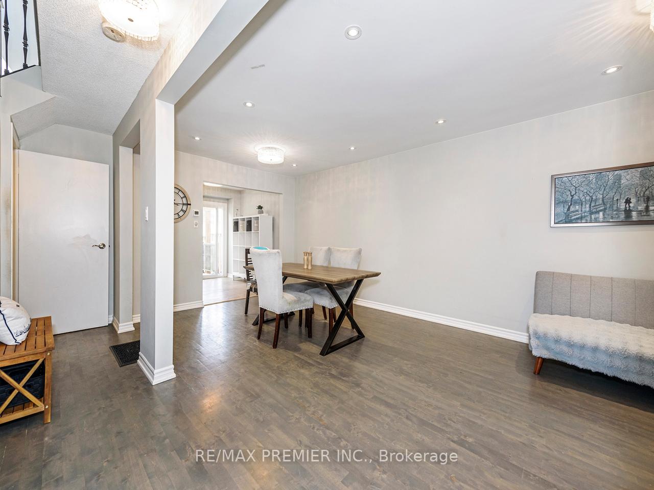 Photo 8 of 84 Hord Crescent, Vaughan, Lakeview Estates — HOMEH