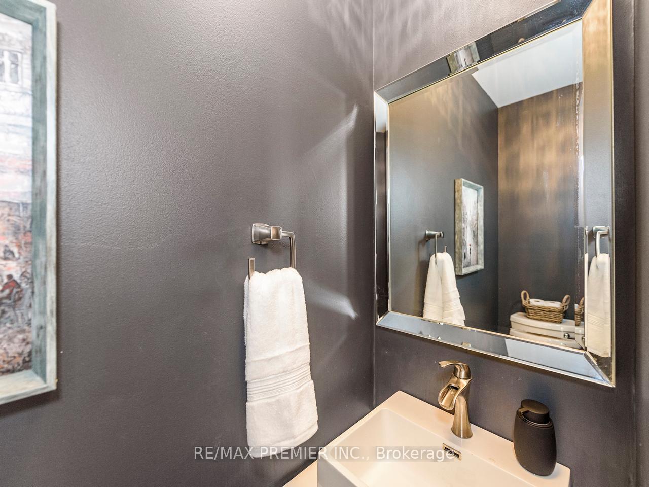 Photo 13 of 84 Hord Crescent, Vaughan, Lakeview Estates — HOMEH