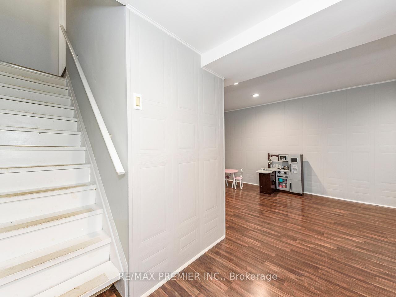 Photo 15 of 84 Hord Crescent, Vaughan, Lakeview Estates — HOMEH