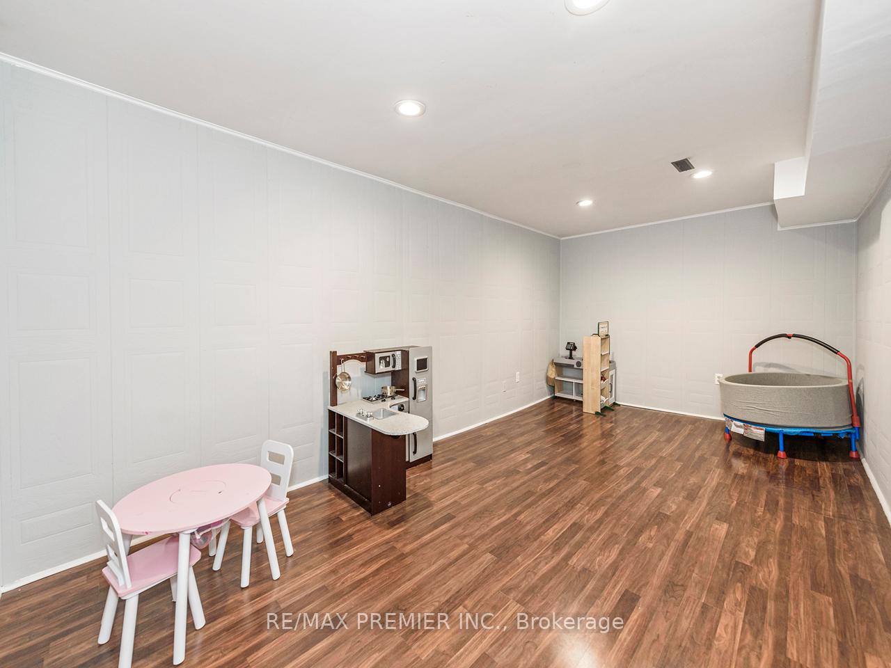 Photo 18 of 84 Hord Crescent, Vaughan, Lakeview Estates — HOMEH