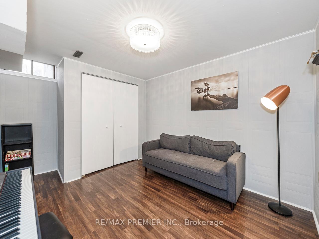 Photo 19 of 84 Hord Crescent, Vaughan, Lakeview Estates — HOMEH