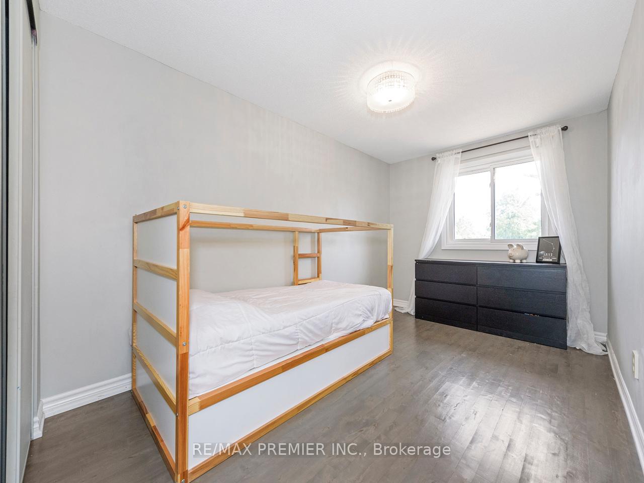 Photo 23 of 84 Hord Crescent, Vaughan, Lakeview Estates — HOMEH