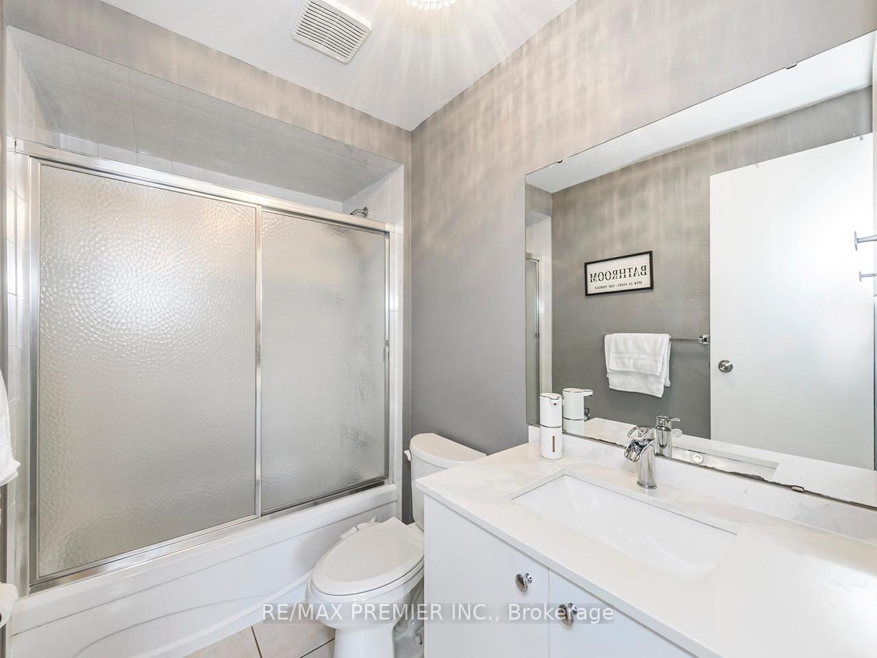 Photo 25 of 84 Hord Crescent, Vaughan, Lakeview Estates — HOMEH