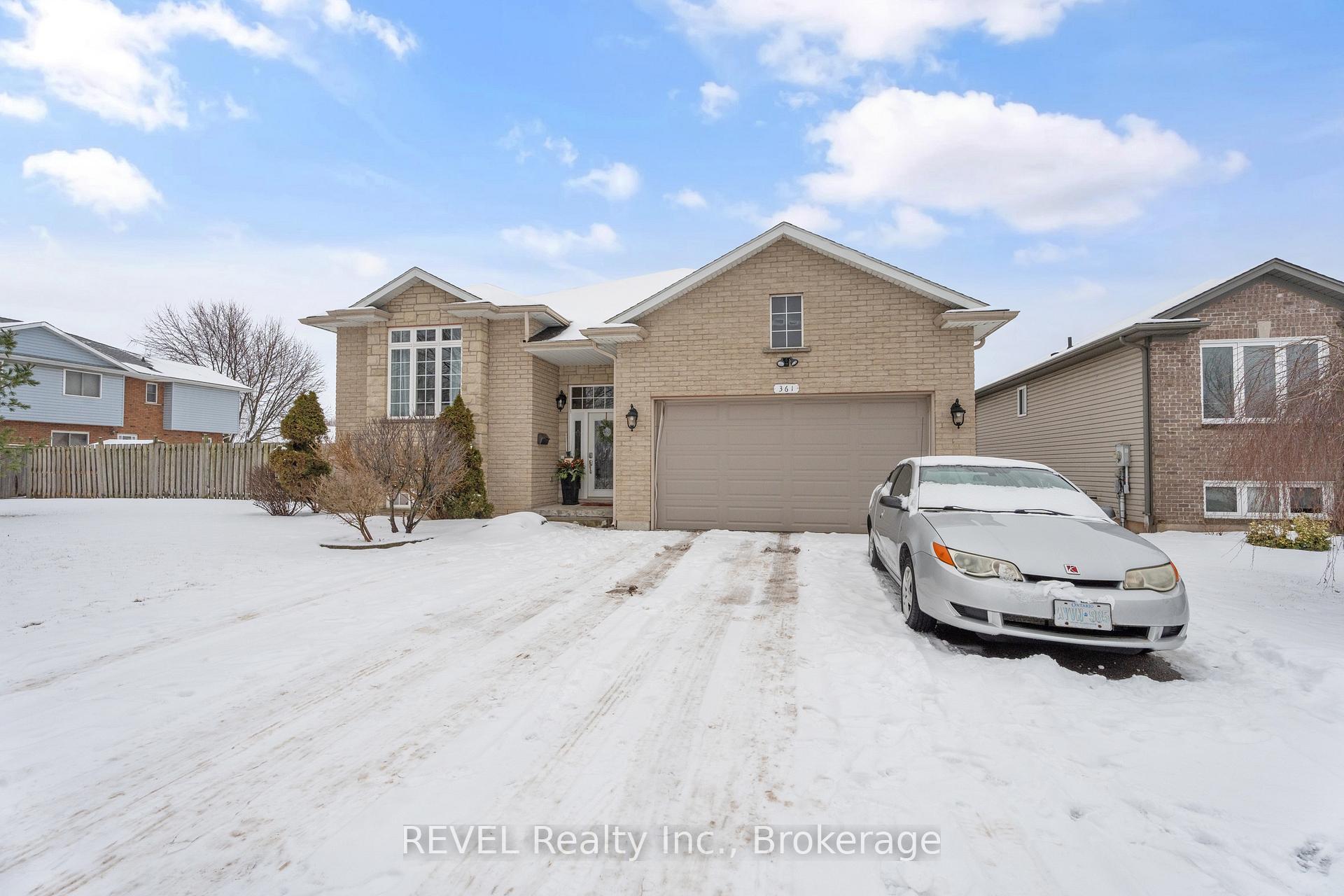 Photo 1 of 361 Wellbrook Boulevard, Welland, Prince Charles — HOMEH