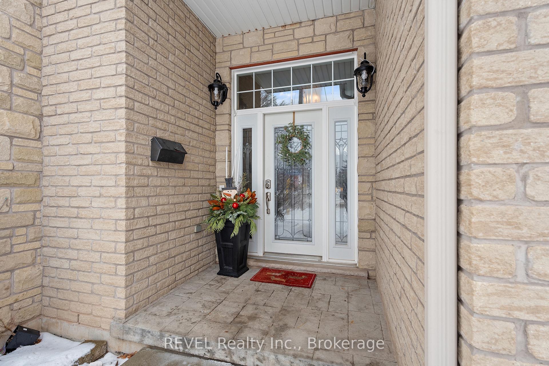 Photo 4 of 361 Wellbrook Boulevard, Welland, Prince Charles — HOMEH