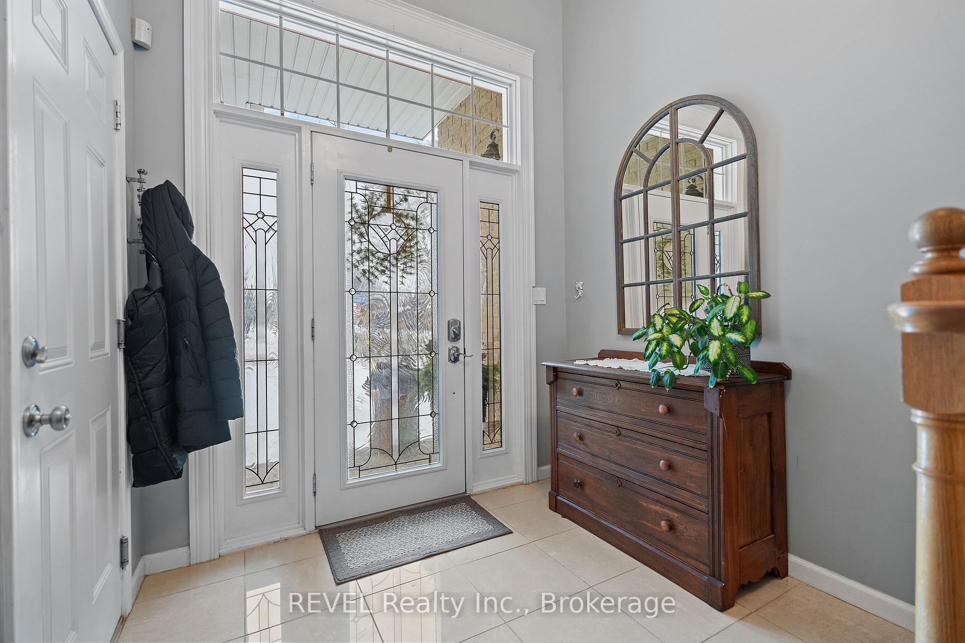 Photo 6 of 361 Wellbrook Boulevard, Welland, Prince Charles — HOMEH