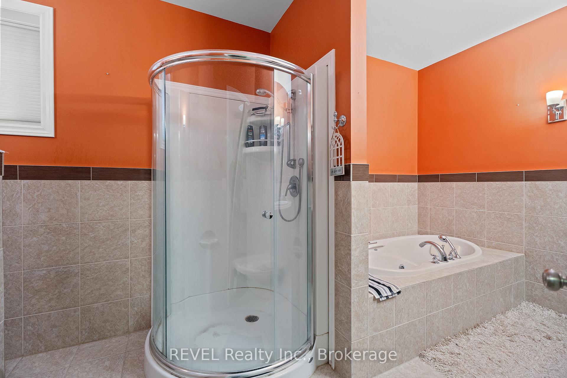 Photo 30 of 361 Wellbrook Boulevard, Welland, Prince Charles — HOMEH