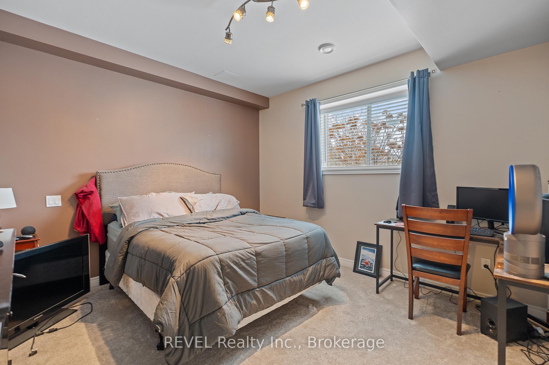 Photo 31 of 361 Wellbrook Boulevard, Welland, Prince Charles — HOMEH