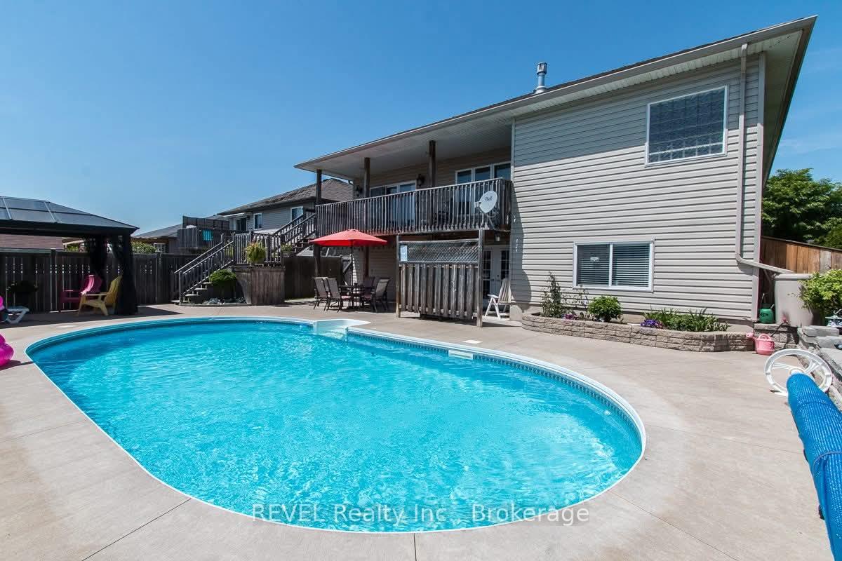 Photo 36 of 361 Wellbrook Boulevard, Welland, Prince Charles — HOMEH