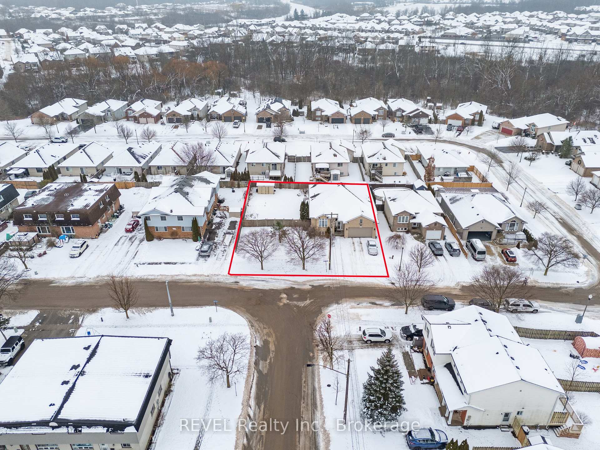 Photo 40 of 361 Wellbrook Boulevard, Welland, Prince Charles — HOMEH