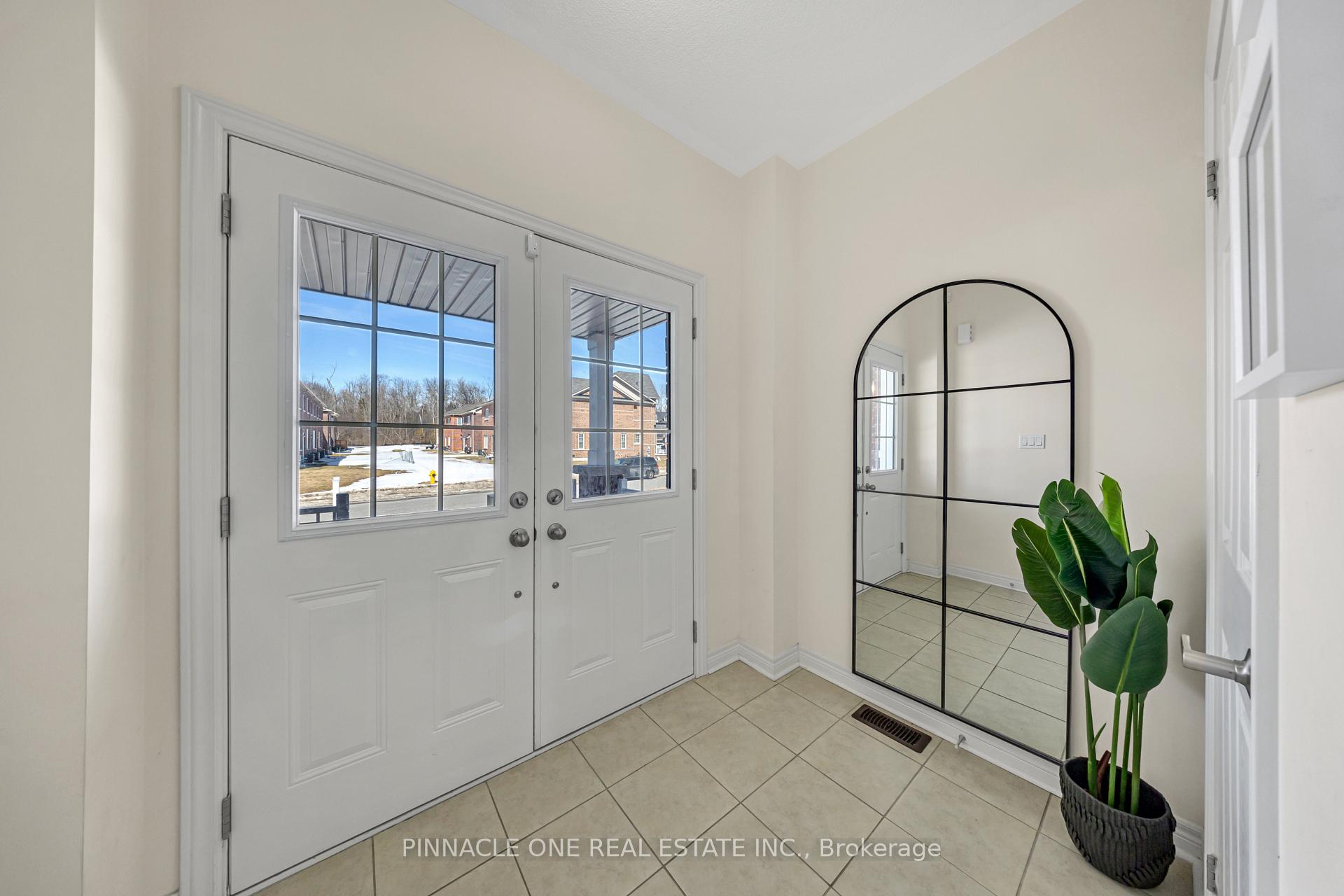 Photo 3 of 1149 Jim Brewster Circle, Oshawa, Eastdale — HOMEH