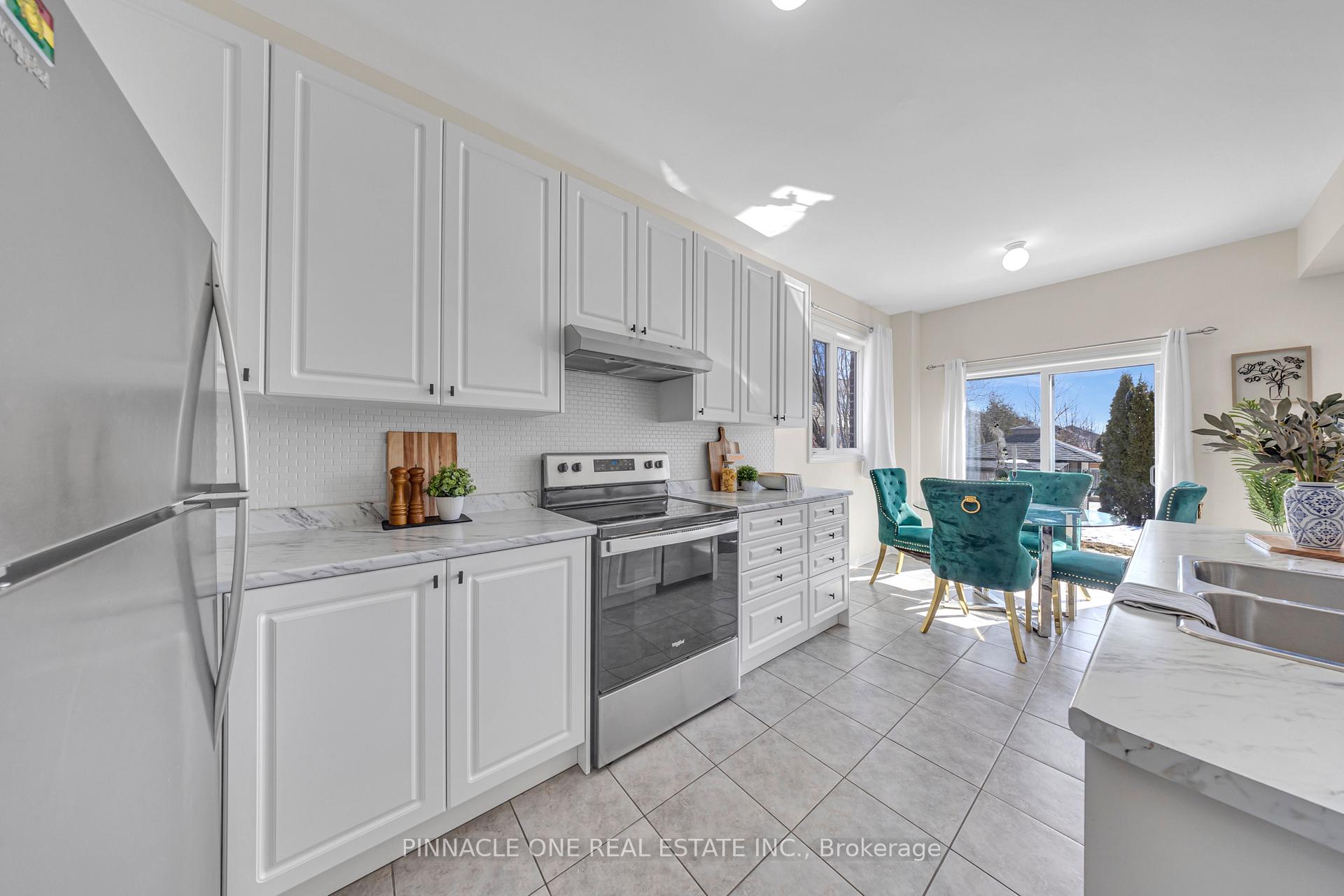 Photo 9 of 1149 Jim Brewster Circle, Oshawa, Eastdale — HOMEH