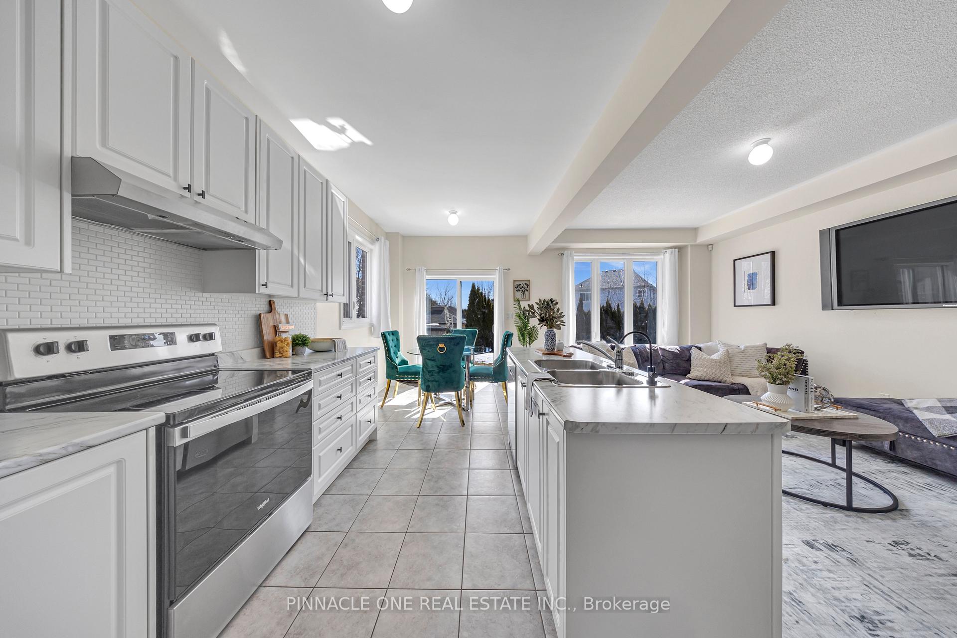 Photo 10 of 1149 Jim Brewster Circle, Oshawa, Eastdale — HOMEH
