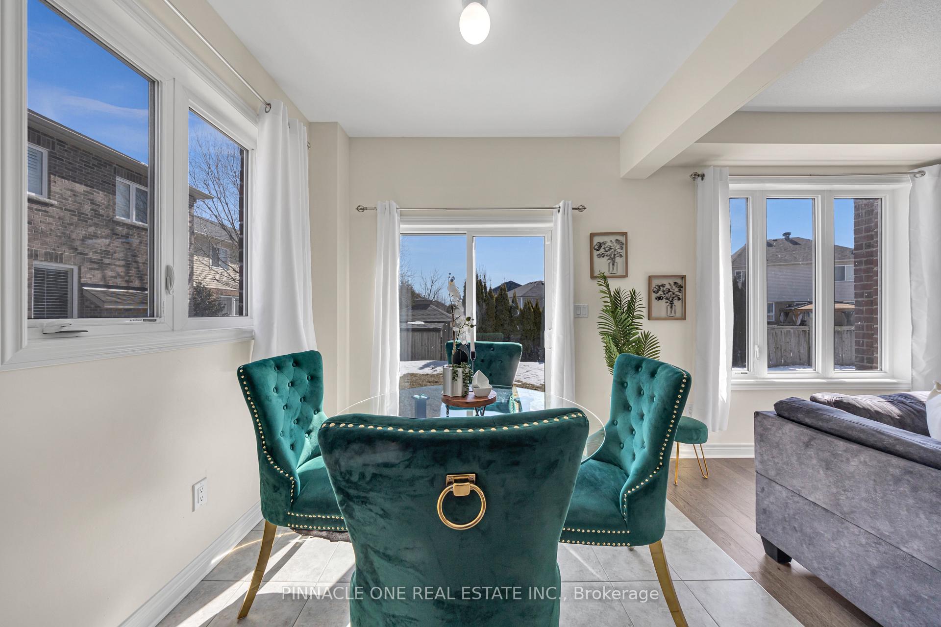 Photo 12 of 1149 Jim Brewster Circle, Oshawa, Eastdale — HOMEH