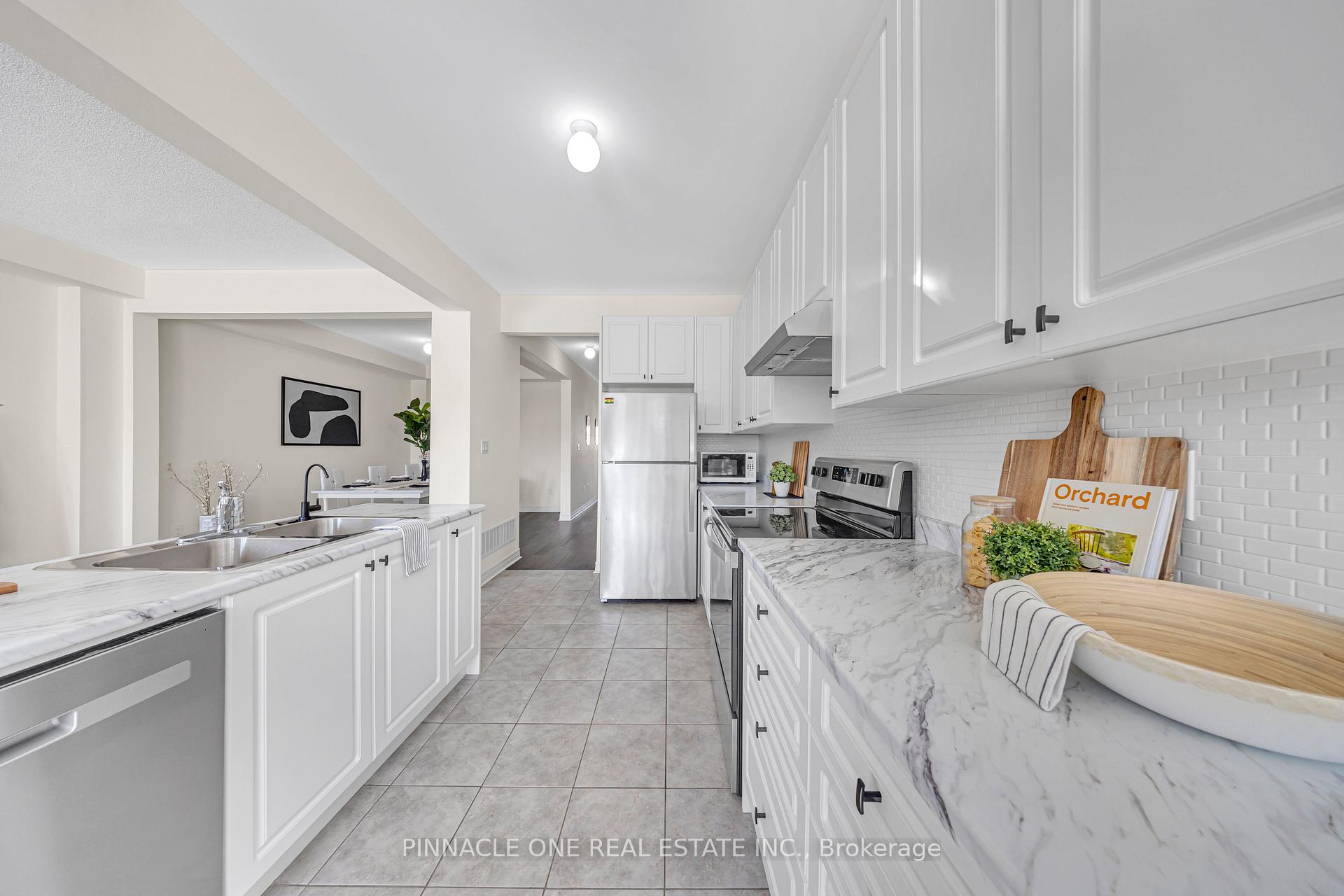Photo 13 of 1149 Jim Brewster Circle, Oshawa, Eastdale — HOMEH