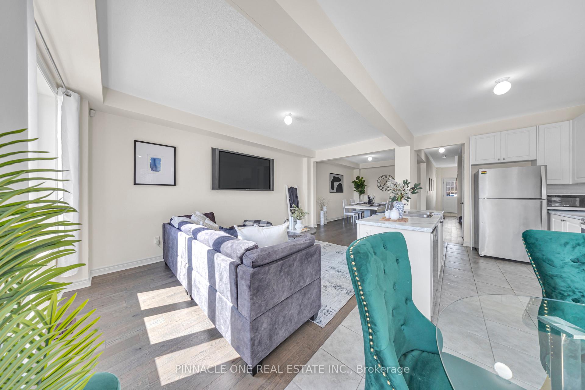 Photo 14 of 1149 Jim Brewster Circle, Oshawa, Eastdale — HOMEH