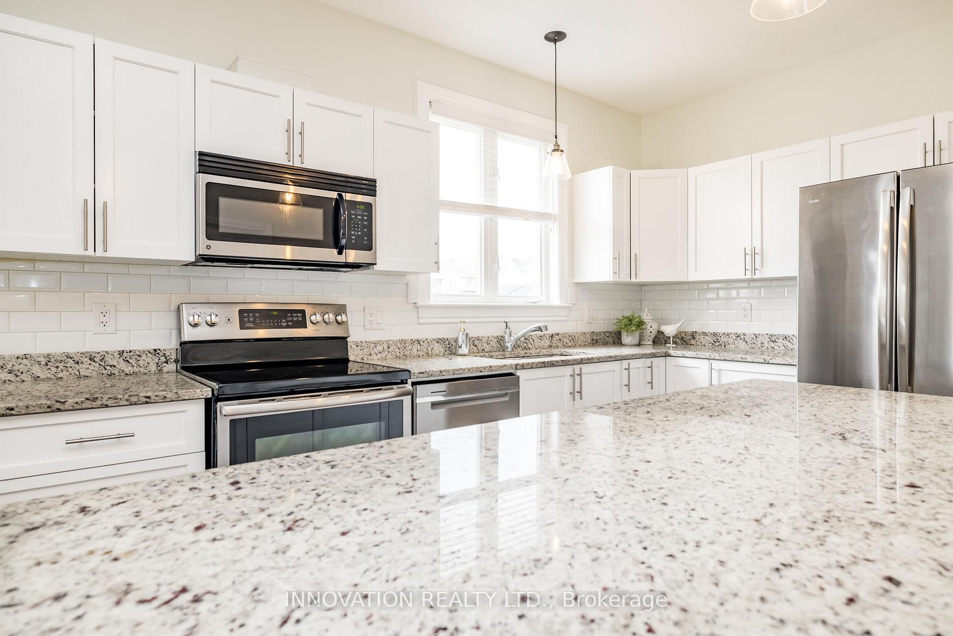 Photo 15 of 129 Desmond Trudeau Drive, Arnprior — HOMEH