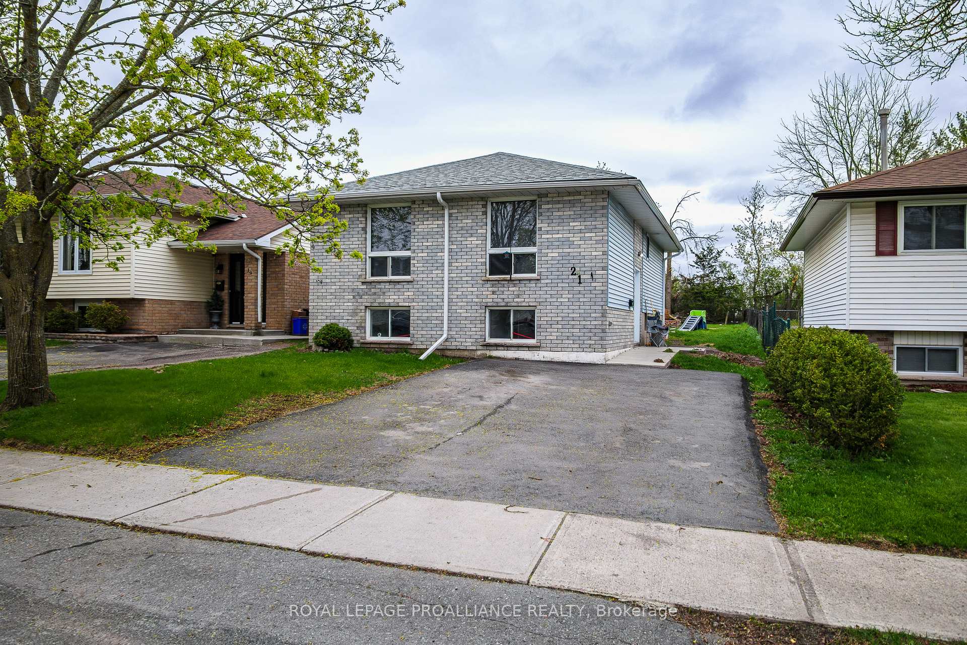 Front of 21 Pepper Avenue