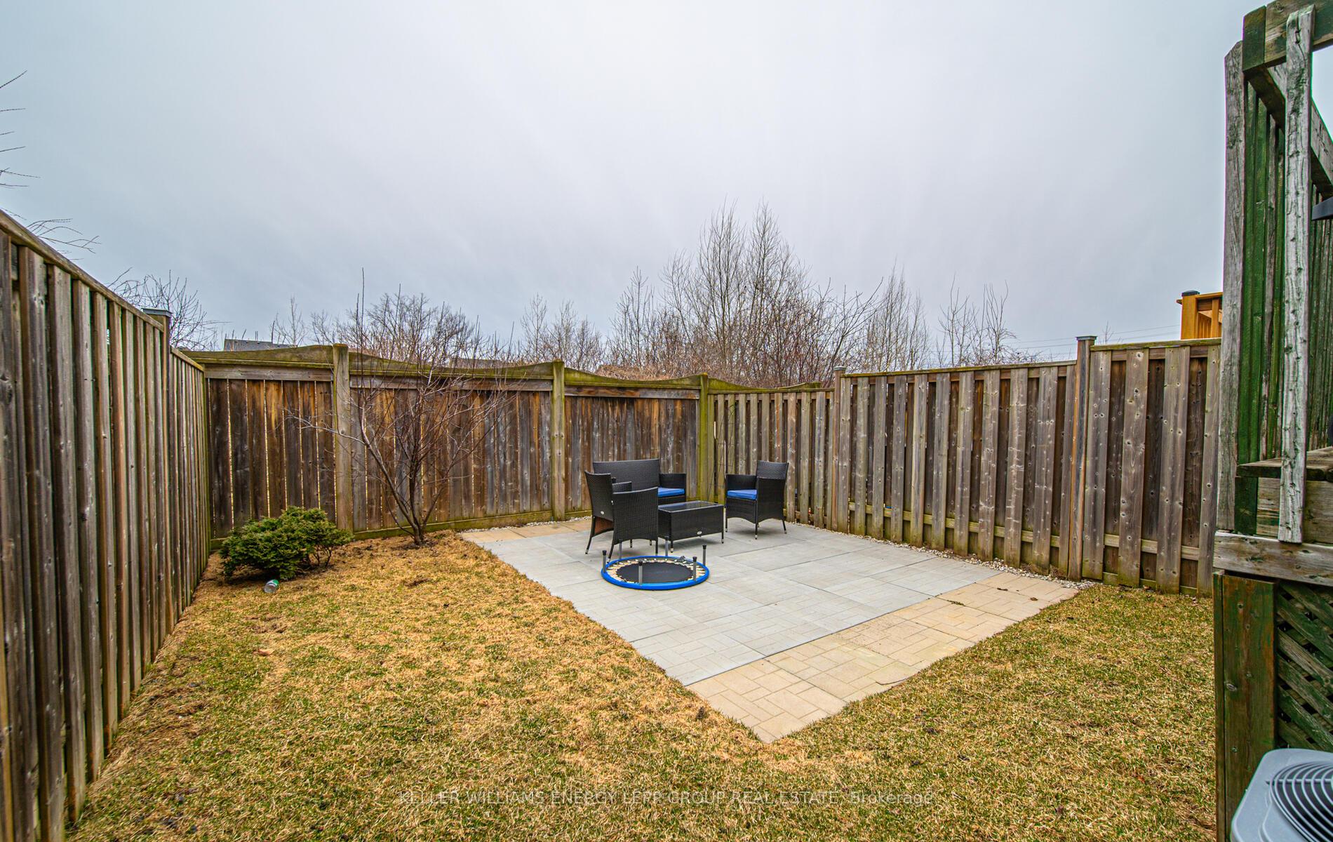 Photo 5 of 42 Tincomb Crescent, Whitby, Pringle Creek — HOMEH