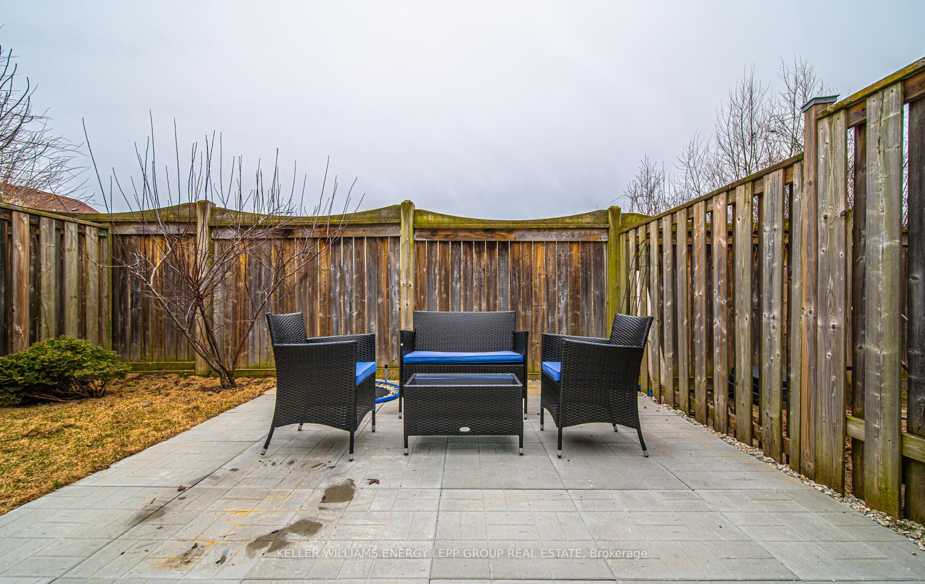 Photo 6 of 42 Tincomb Crescent, Whitby, Pringle Creek — HOMEH