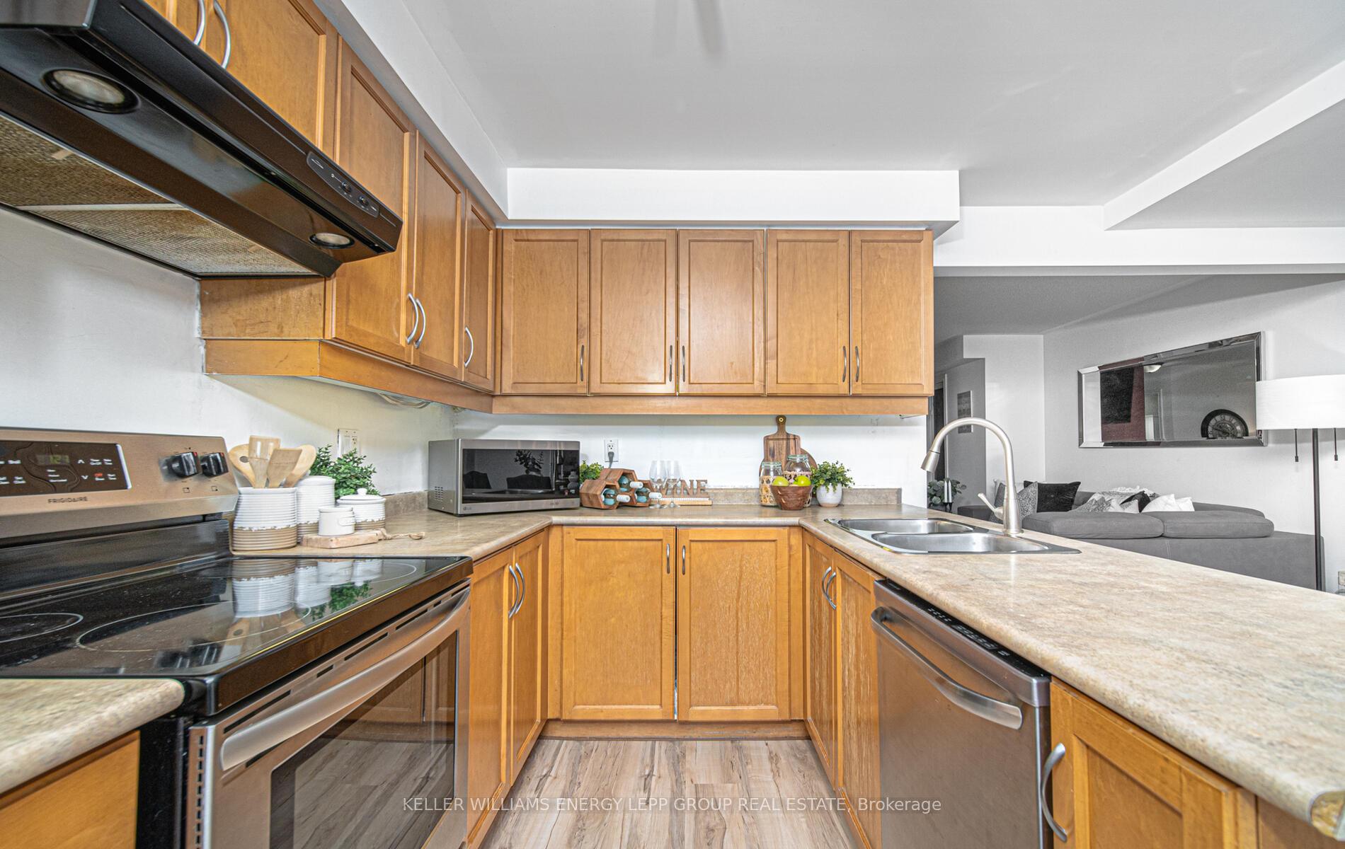 Photo 19 of 42 Tincomb Crescent, Whitby, Pringle Creek — HOMEH