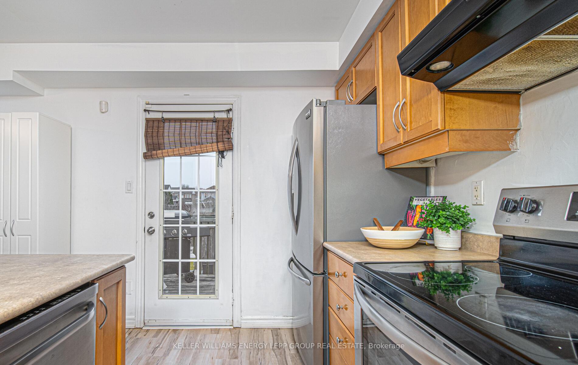 Photo 20 of 42 Tincomb Crescent, Whitby, Pringle Creek — HOMEH