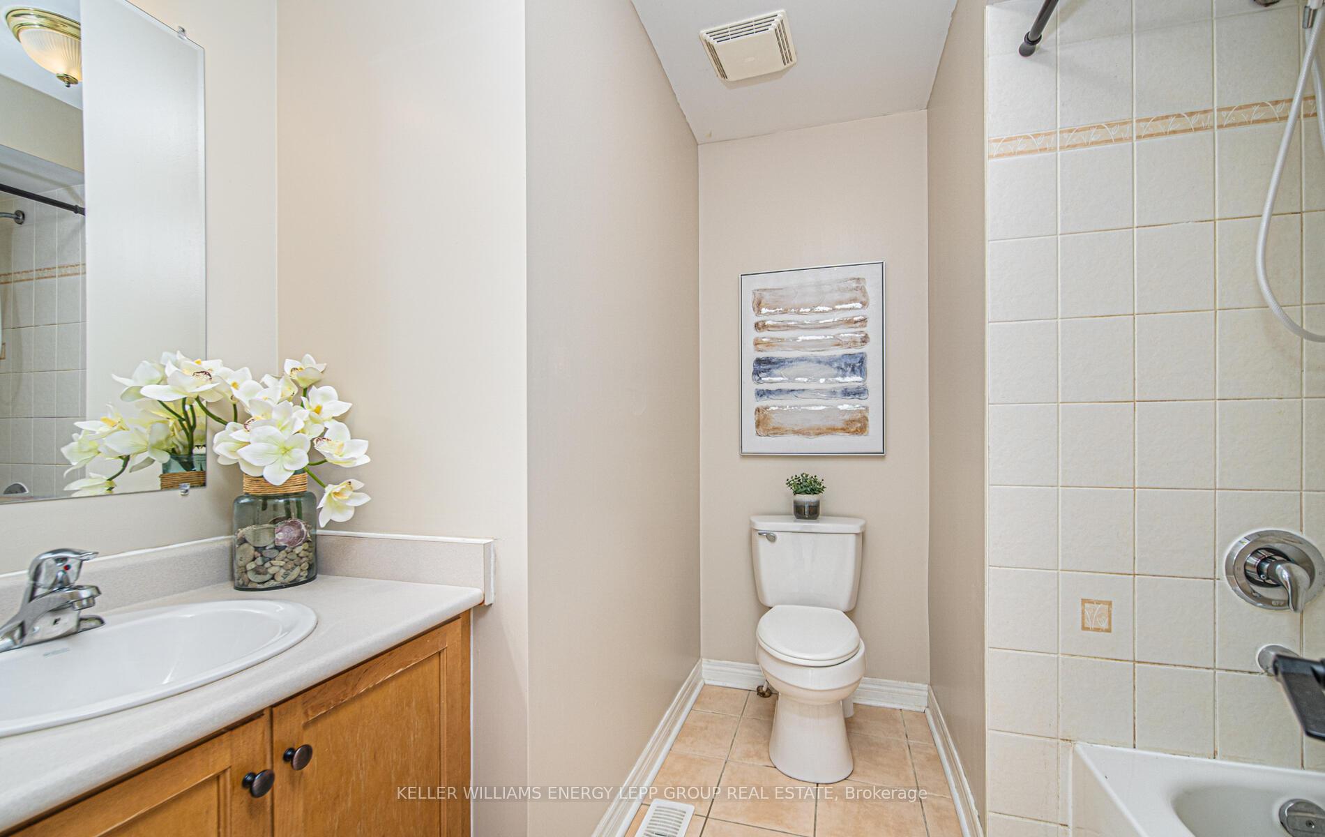 Photo 25 of 42 Tincomb Crescent, Whitby, Pringle Creek — HOMEH