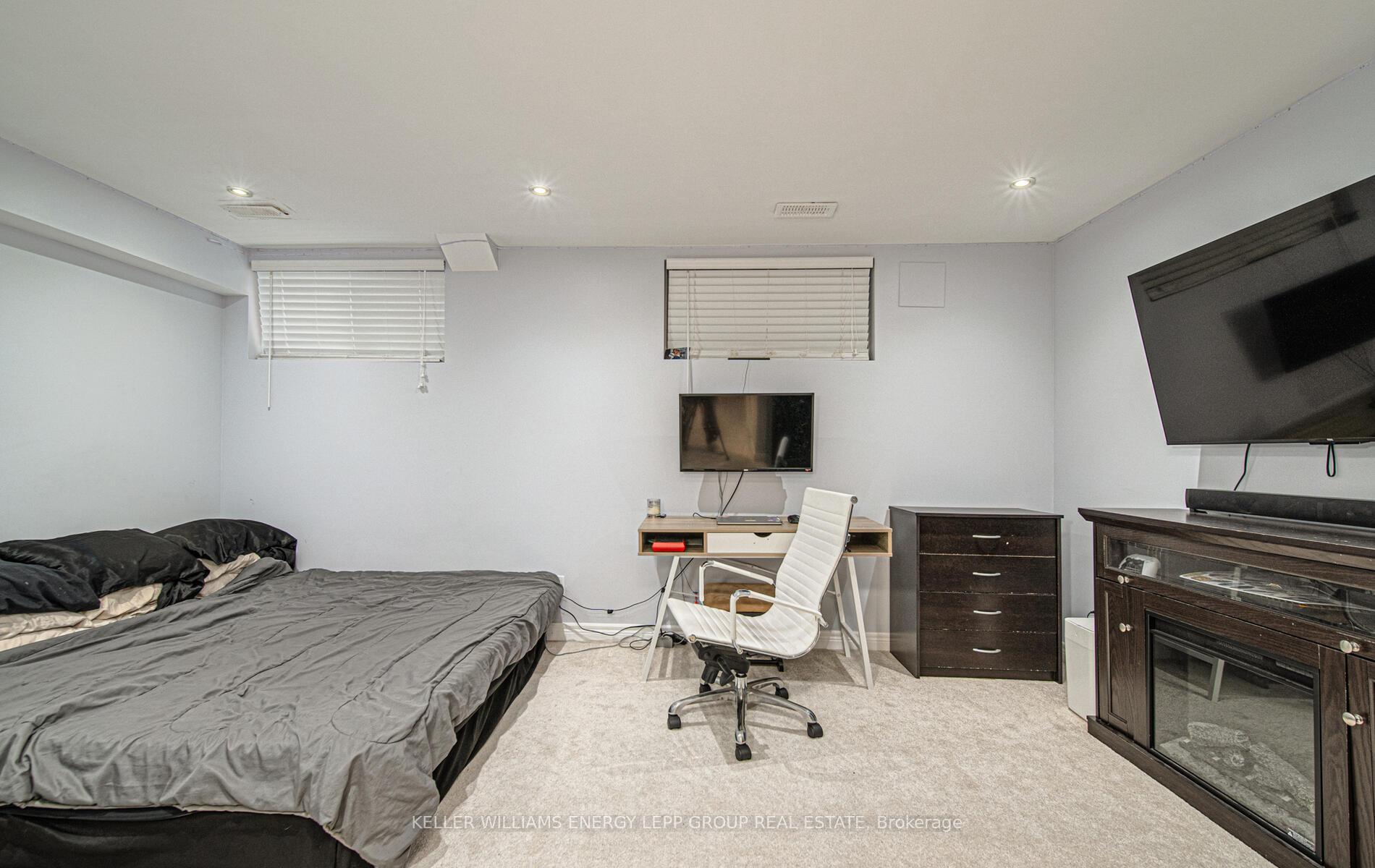 Photo 32 of 42 Tincomb Crescent, Whitby, Pringle Creek — HOMEH