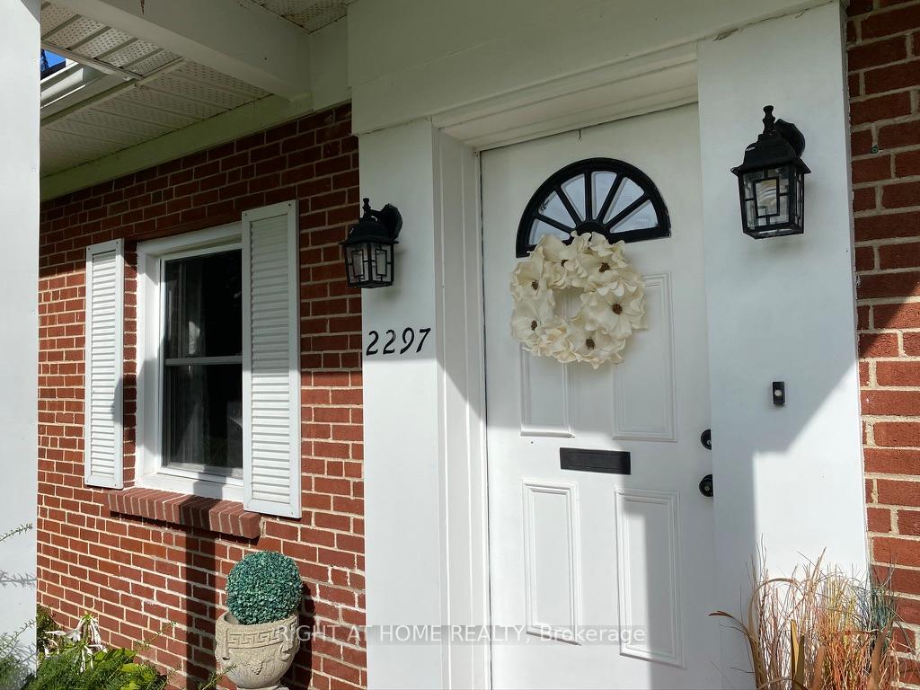 Photo 2 of 2297 Fox Crescent, Ottawa, Whitehaven — HOMEH
