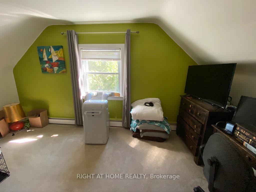 Photo 24 of 2297 Fox Crescent, Ottawa, Whitehaven — HOMEH