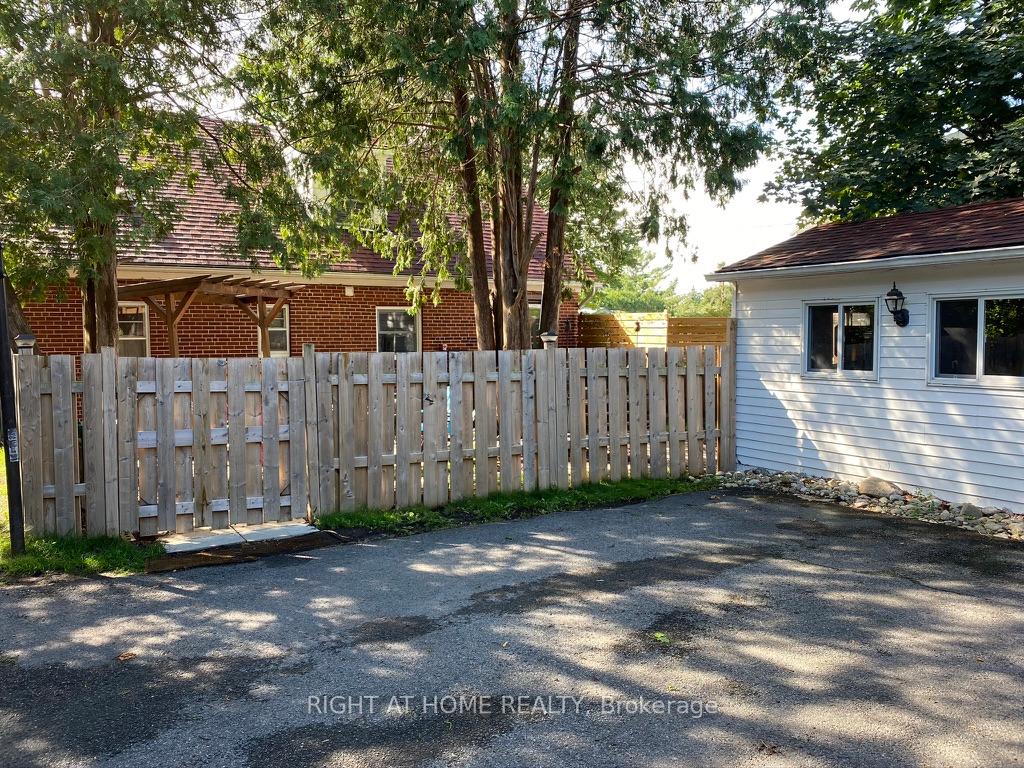 Photo 25 of 2297 Fox Crescent, Ottawa, Whitehaven — HOMEH