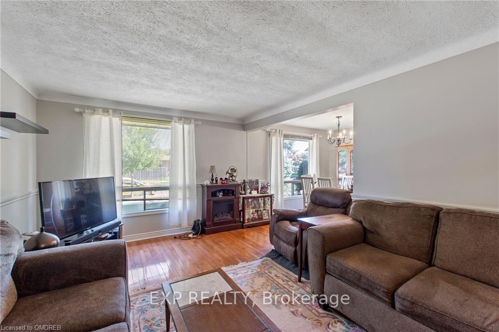Photo 8 of 75 Maureen Avenue, Welland, Prince Charles — HOMEH