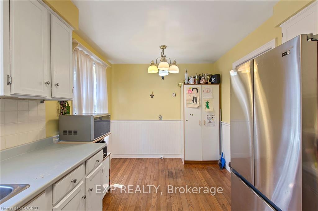 Photo 13 of 75 Maureen Avenue, Welland, Prince Charles — HOMEH