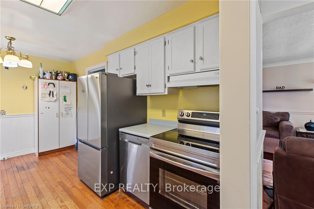 Photo 15 of 75 Maureen Avenue, Welland, Prince Charles — HOMEH
