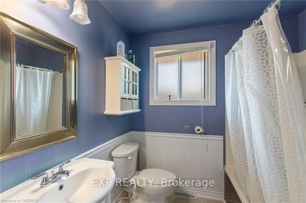 Photo 16 of 75 Maureen Avenue, Welland, Prince Charles — HOMEH