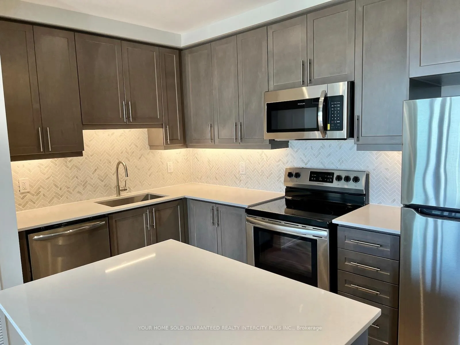 Photo 4 of Unit 1405, 15 Lynch Street, Brampton, Queen Street Corridor — HOMEH