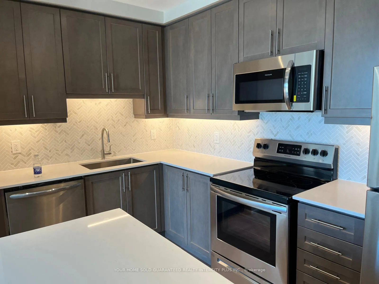 Photo 5 of Unit 1405, 15 Lynch Street, Brampton, Queen Street Corridor — HOMEH
