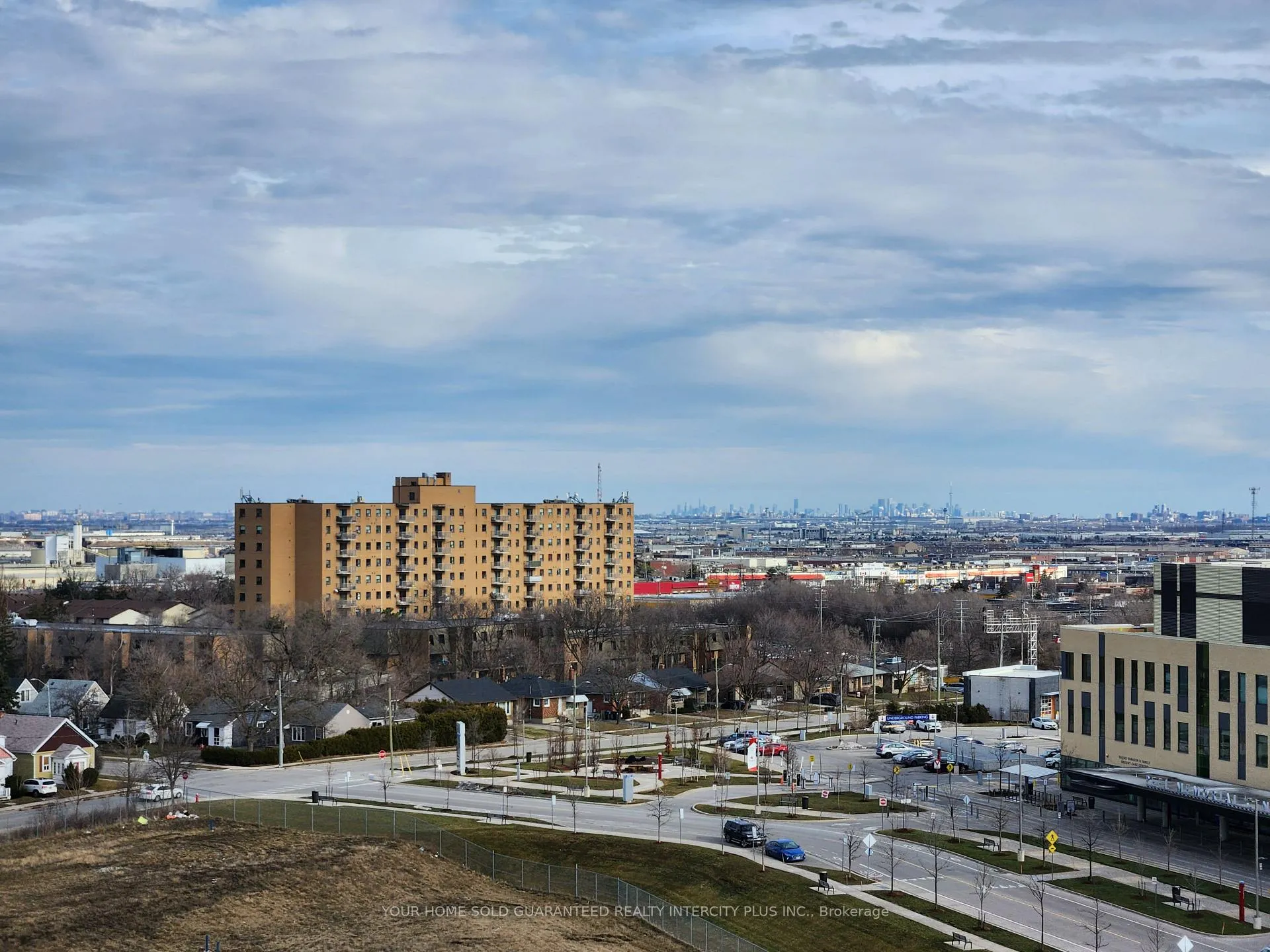 Photo 10 of Unit 1405, 15 Lynch Street, Brampton, Queen Street Corridor — HOMEH