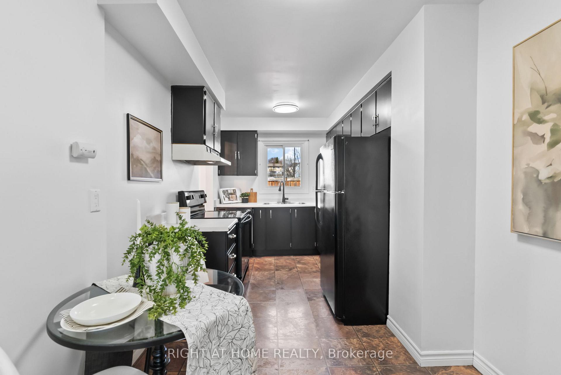 Photo 6 of 911 Gentry Crescent, Oshawa, Eastdale — HOMEH